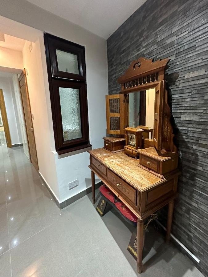 Relaxing Room In Spacious House Лондон Экстерьер фото